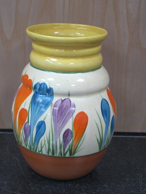 Lot 1090 - A Newport Pottery Bizarre Clarice Cliff Vase,...