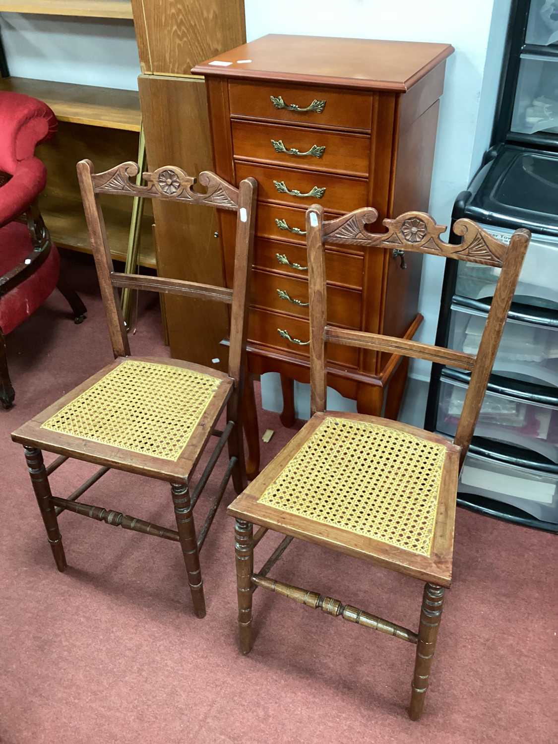 Lot 1587 - Jewellery Cabinet with Lift Up Lid, six...