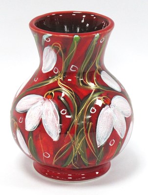 Lot 1238 - Anita Harris Ruby Snowdrop Trojan Vase, 14cm...
