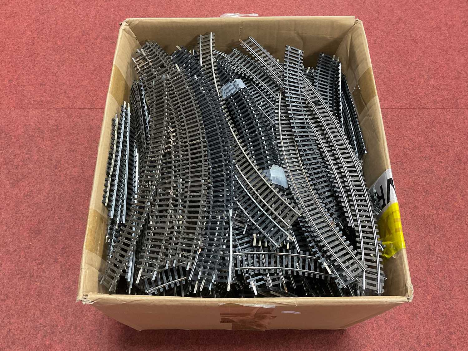 Lot 37 - A large quantity of 00 gauge steel sectional...