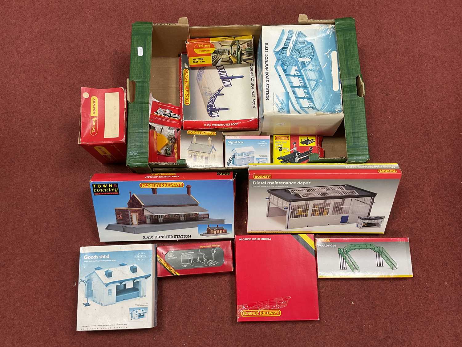 Lot 62 - A Quantity of OO Scale Lineside Buildings and...