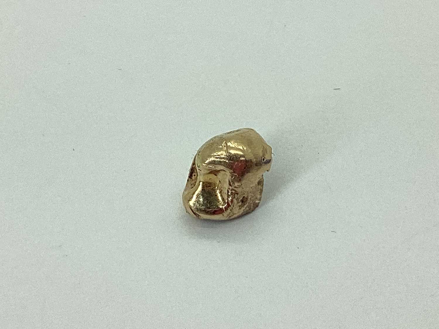 Lot 71 - Dental Gold, one tooth.
