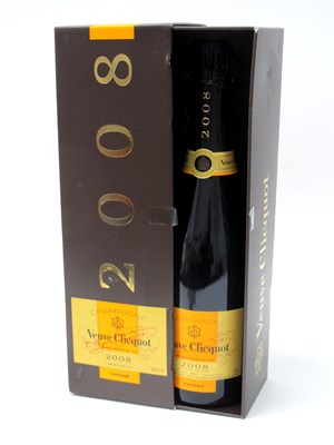 Lot 1473 - Champagne - Veuve Cliquot 2008 Vintage...
