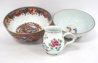 Lot 1111 - A XIX Century Chinese Porcelain Bowl, painted...