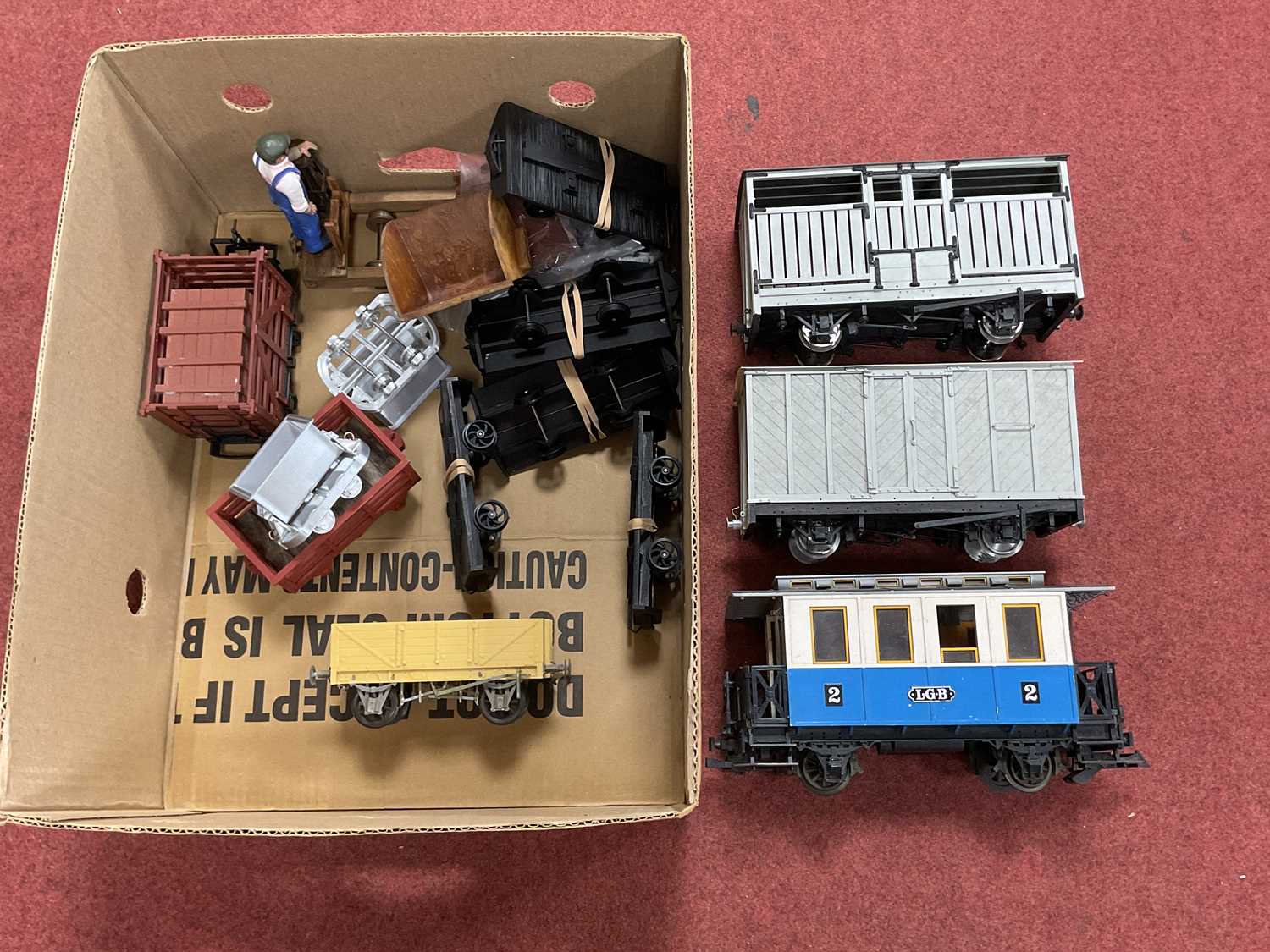 Lot 389 - Sixteen 10mm Kit/Scratch Built Plastic, Resin...