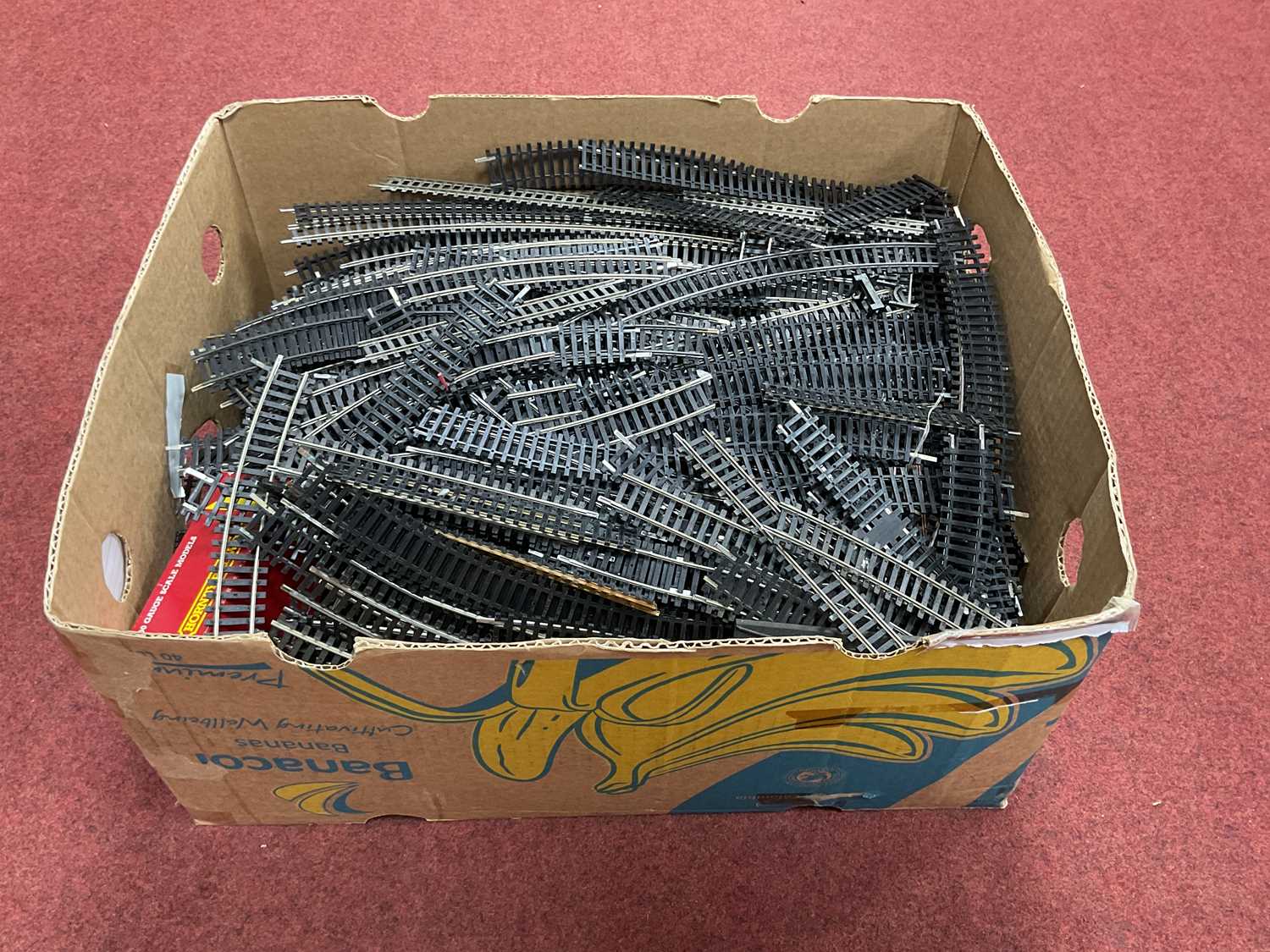 Lot 388 - A Good Quantity of 'OO' Gauge/4mm Sectional...