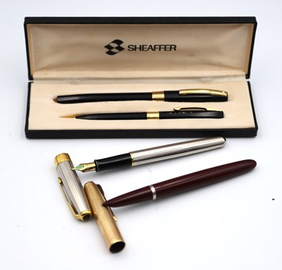 Lot 1348 - A Parker 51 Vintage Fountain Pen with Maroon...