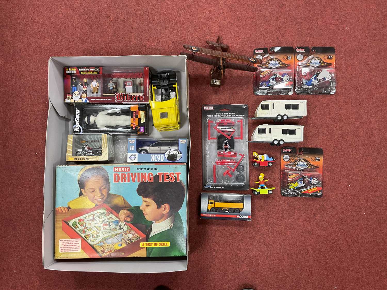 Lot 373 - A small quantity of Diecast vehicles by Corgi,...