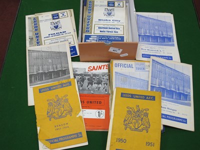 Lot 851 - Leeds United 1950-1 - 1968 Programmes Home &...