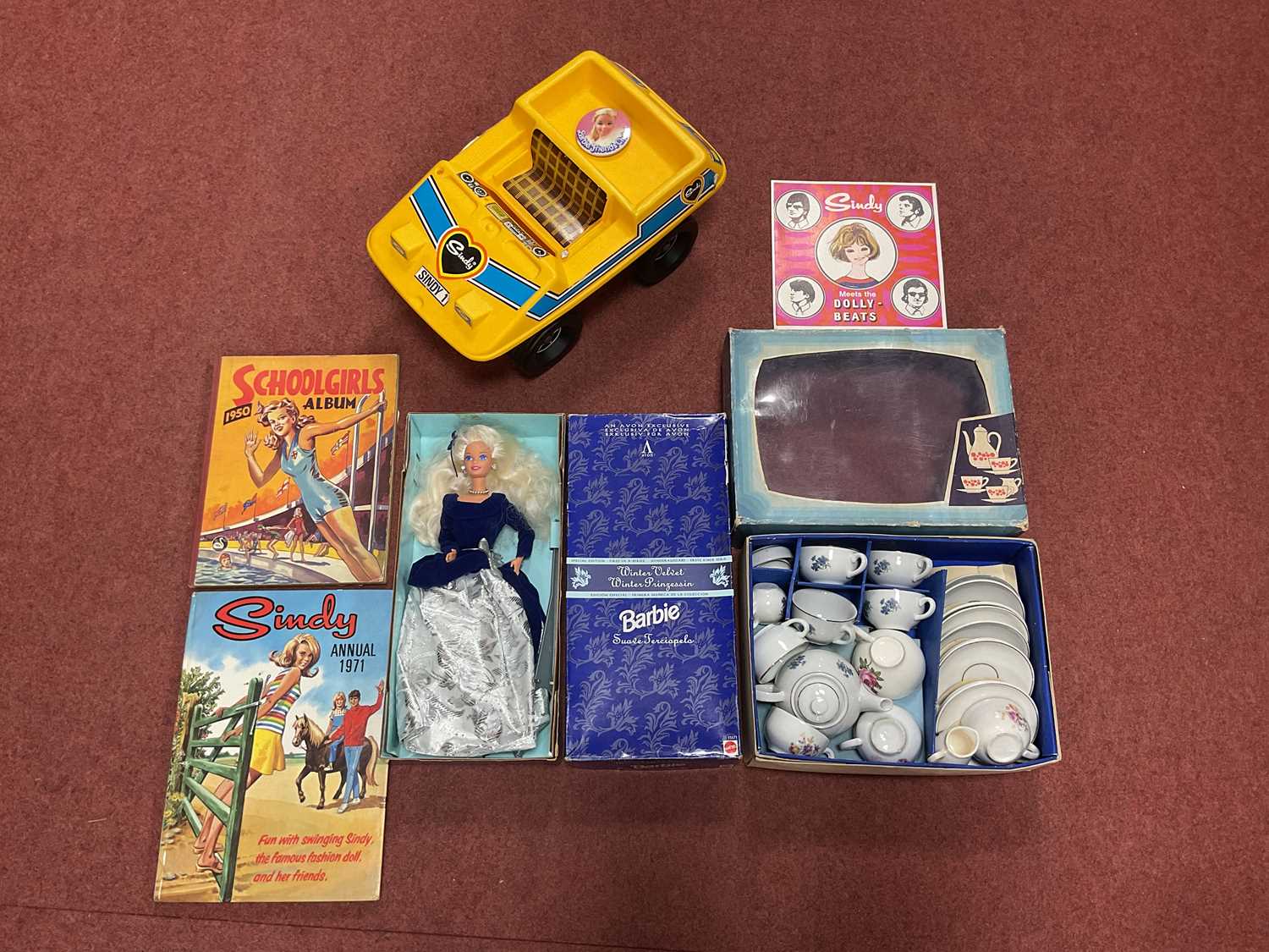 Lot 332 - A Mattel Barbie #15571 Avon Exclusive Winter...