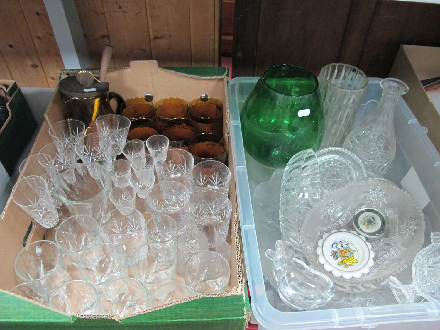 Lot 1083 - Crystal and glassware, including various cut...