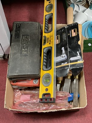 Lot 1034A - Tools - a quantity of chisels, tap and die...