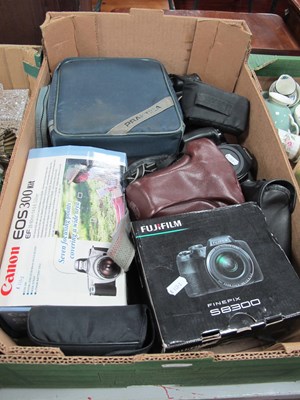 Lot 1066 - Cameras, including Praktica MBS, Carl Zeiss...