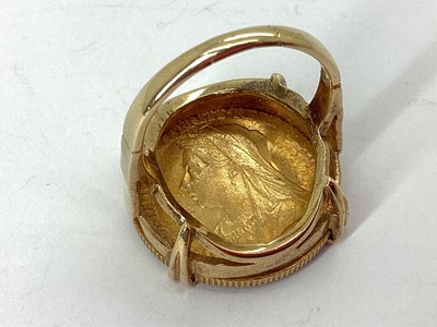 Lot 81 - Victoria Sovereign, 1894 (S), claw set within...