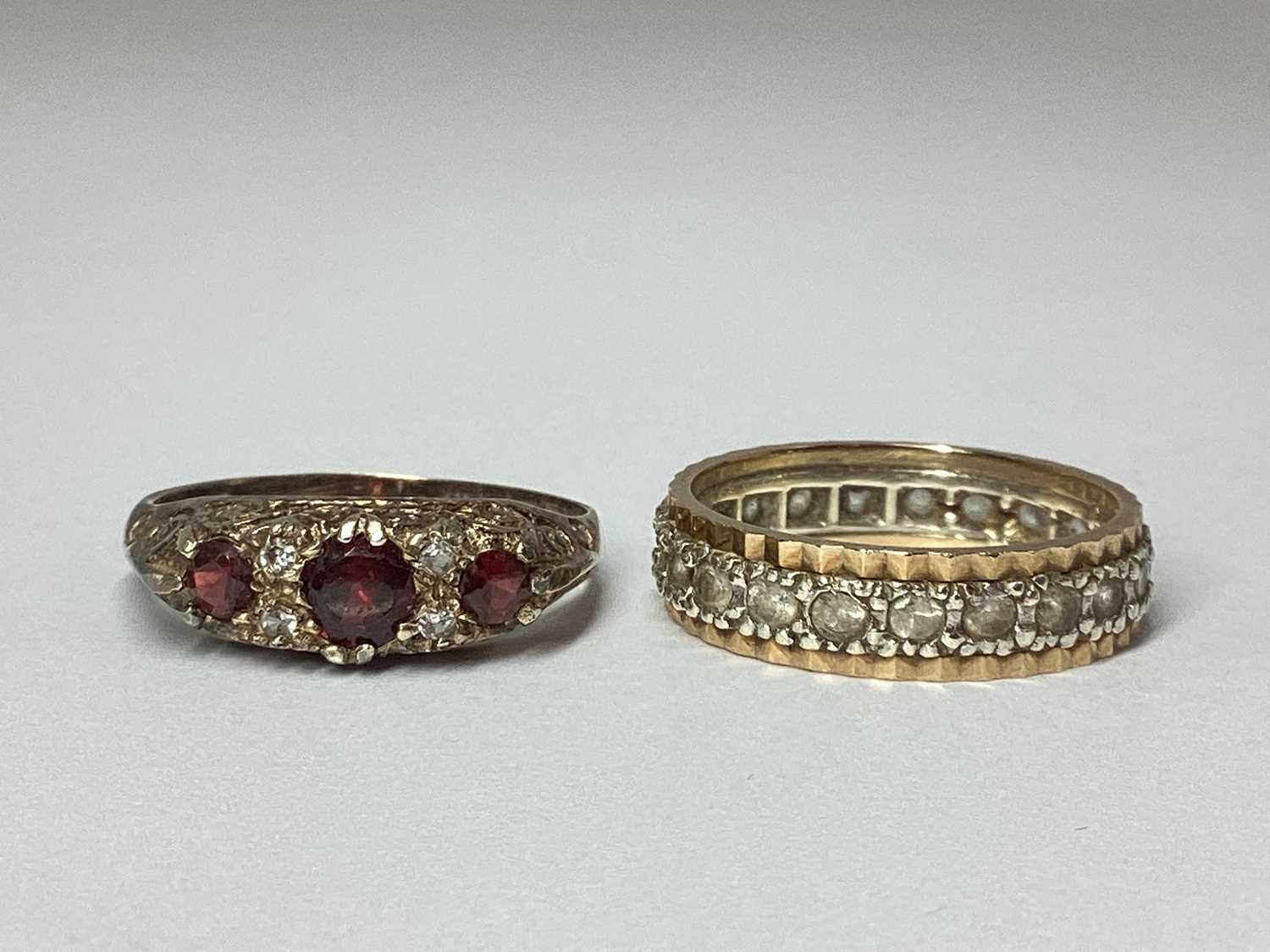 Lot 86 - A Decorative Boat Shape Cluster Ring, claw set...