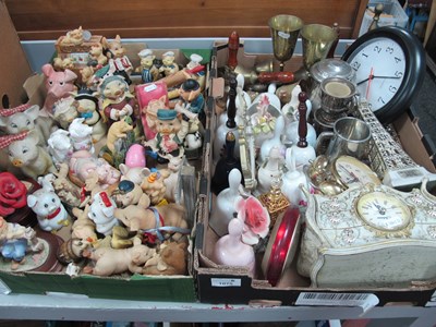 Lot 1075 - Mixed Collectables, including metalware (brass...