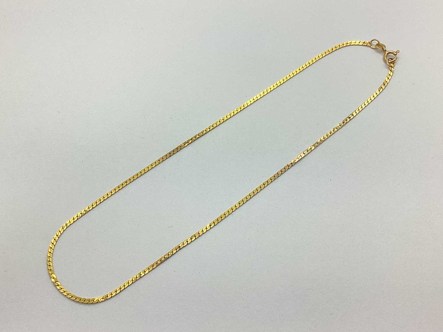 Lot 96 - A 9ct Gold Smooth Link Chain, of uniform...