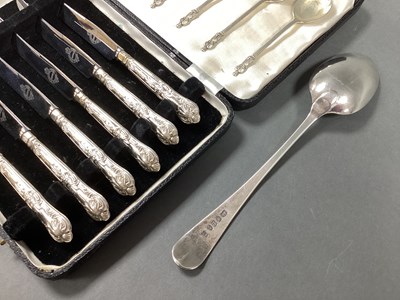 Lot 46 - A Georgian Hallmarked Silver Old English...