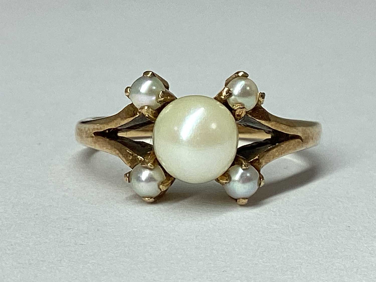 Lot 95 - A Vintage 9ct Gold Pearl Inset Dress Ring,...