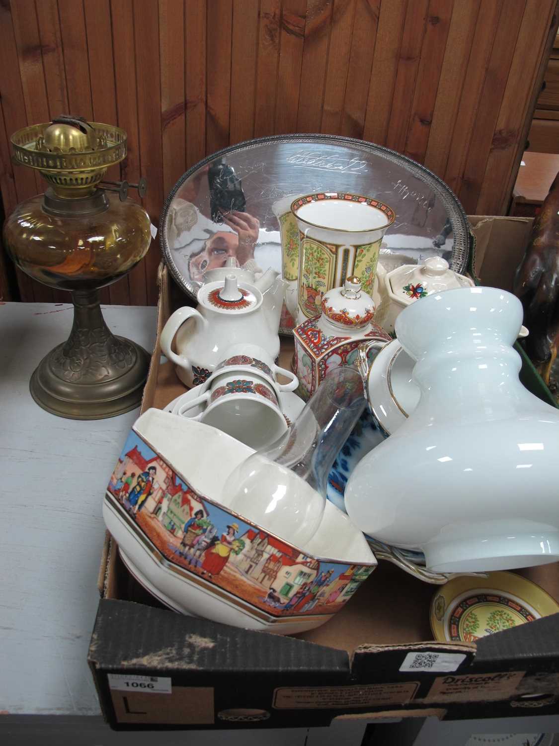 Lot 1066 - Sadler 'Christmas Eve' Teapot & Indian Tea...