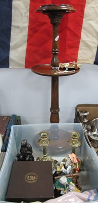 Lot 1005 - Nao, Doggie People and two other figures. Webb...