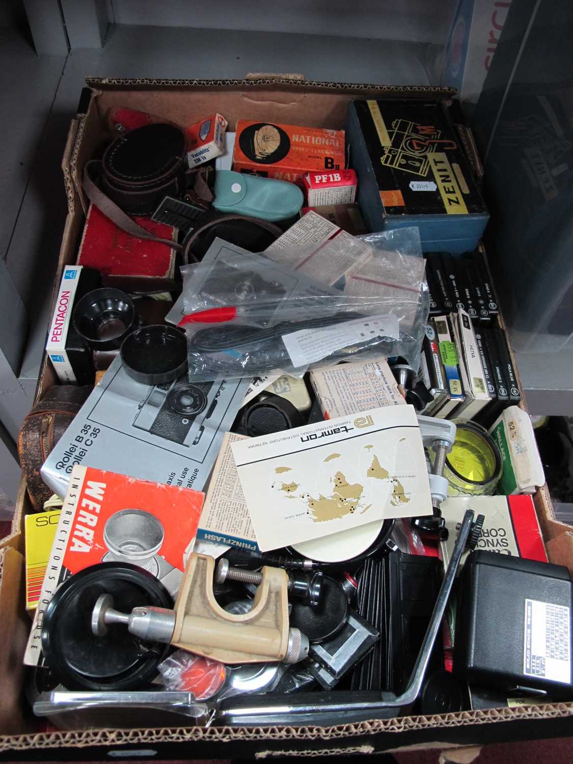 Lot 1022 - Camera accessories, including flashlights,...