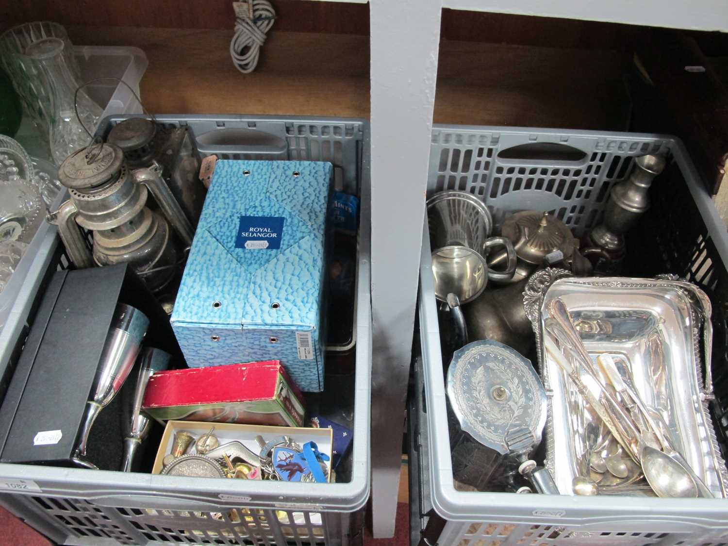 Lot 1082 - Metalware, including boxed Royal Selangor...