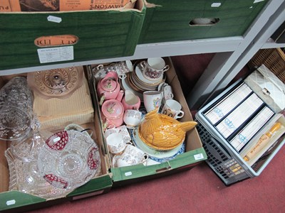 Lot 1085 - Mixed collectables, including glassware: cut...