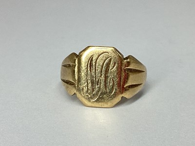 Lot 65 - A 9ct Gold Signet Style Ring, the rectangular...