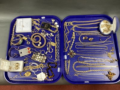 Lot 167 - A Selection of Modern Gilt Metal Costume...
