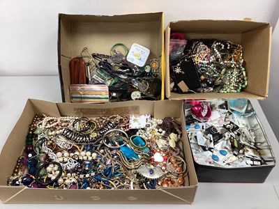 Lot 181 - A Mixed Lot of Assorted Costume Jewellery,...