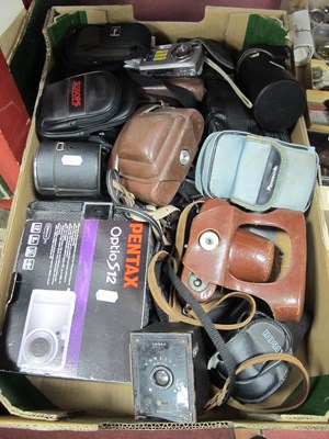 Lot 1053 - Mixed cameras and lenses, including Sony,...