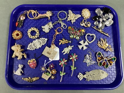 Lot 170 - A Collection of Assorted Costume Brooches,...