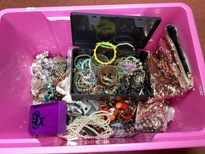Lot 190 - Assorted Modern Costume Jewellery, including...