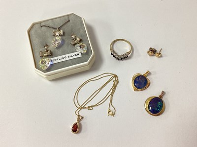 Lot 116 - A Double Row Claw Set Wishbone Ring, between...