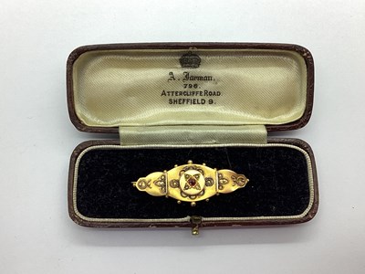 Lot 89 - A 9ct Gold Antique Seed Pearl Bar Brooch, with...