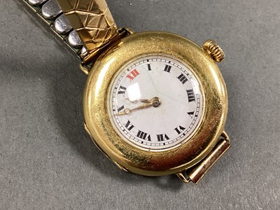 Lot 220 - A 1920's 18ct Gold Cased Ladies Wristwatch,...