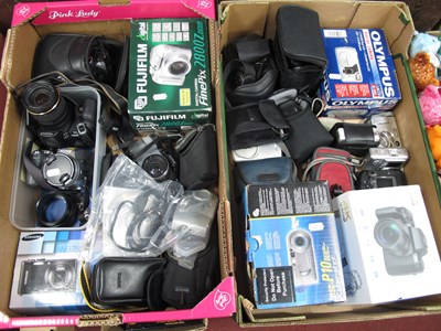 Lot 1055 - Digital cameras, in large quantity, including...