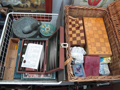 Lot 1015 - Monopoly, playing cards, chess, dominoes,...