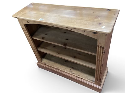Lot 1519 - Pine Bookcase with reeded sides, adjustable...