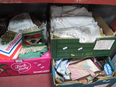 Lot 1051 - Tablecloths, handkerchiefs, place mats,...